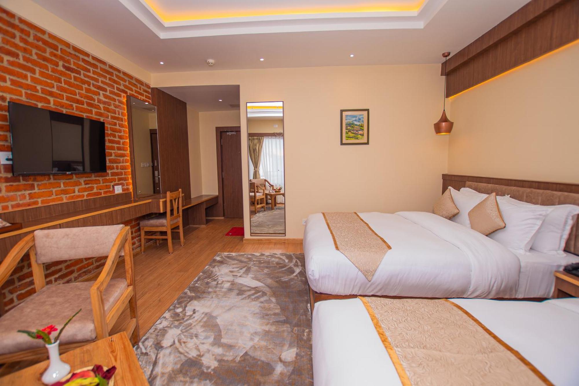 Temple Himalaya Hotel & Spa โพคารา ภายนอก รูปภาพ