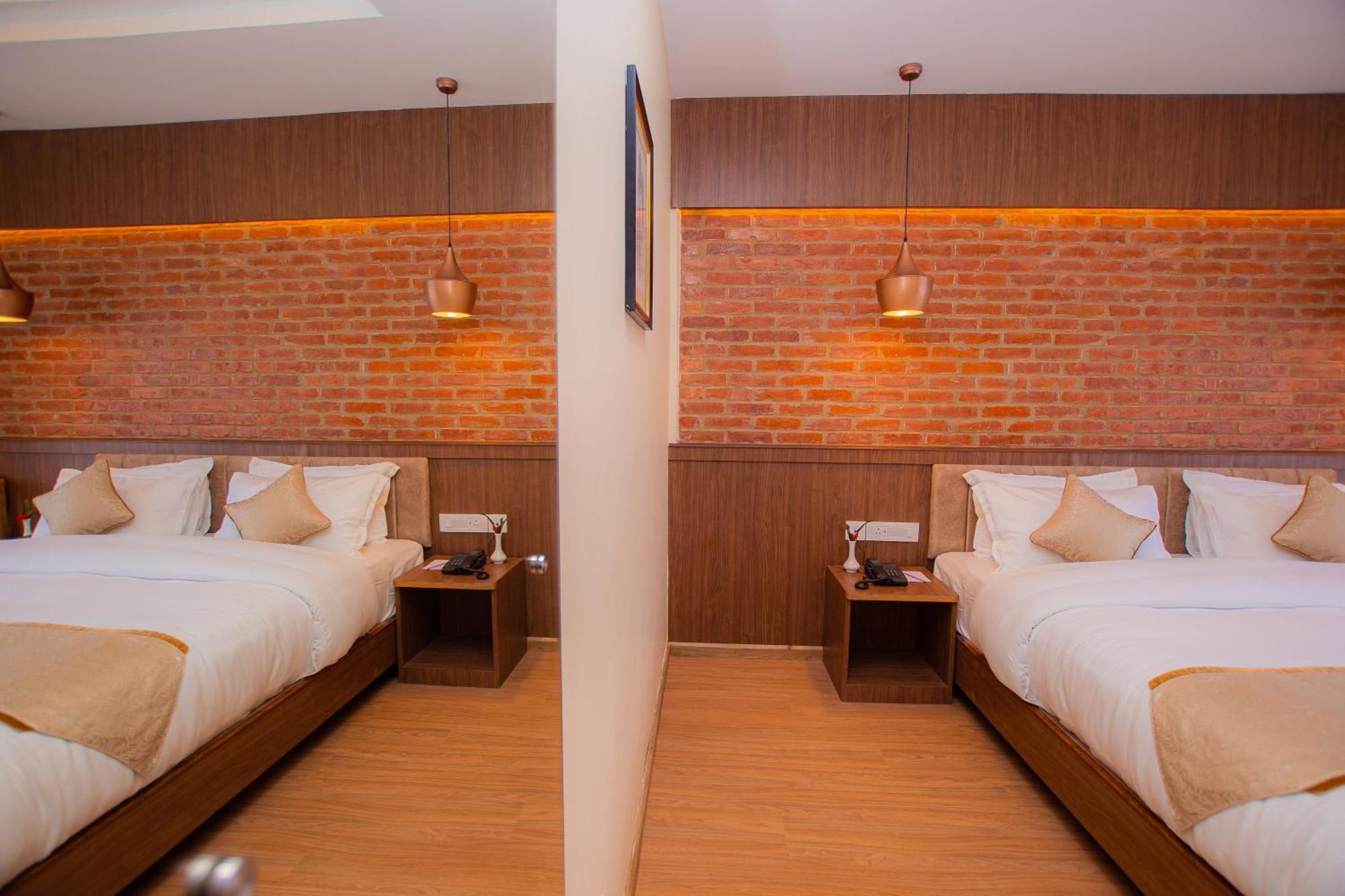 Temple Himalaya Hotel & Spa โพคารา ภายนอก รูปภาพ