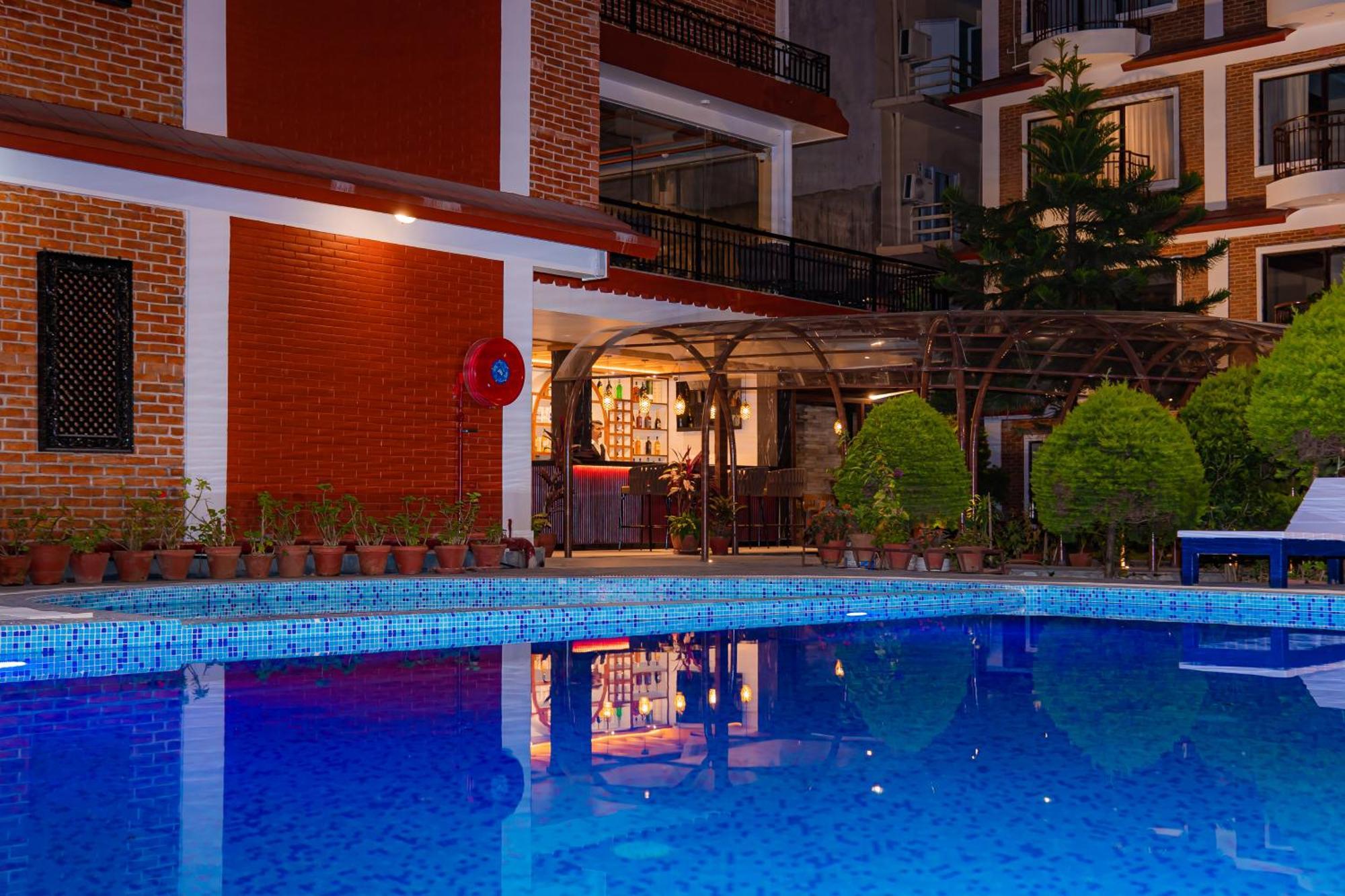 Temple Himalaya Hotel & Spa โพคารา ภายนอก รูปภาพ
