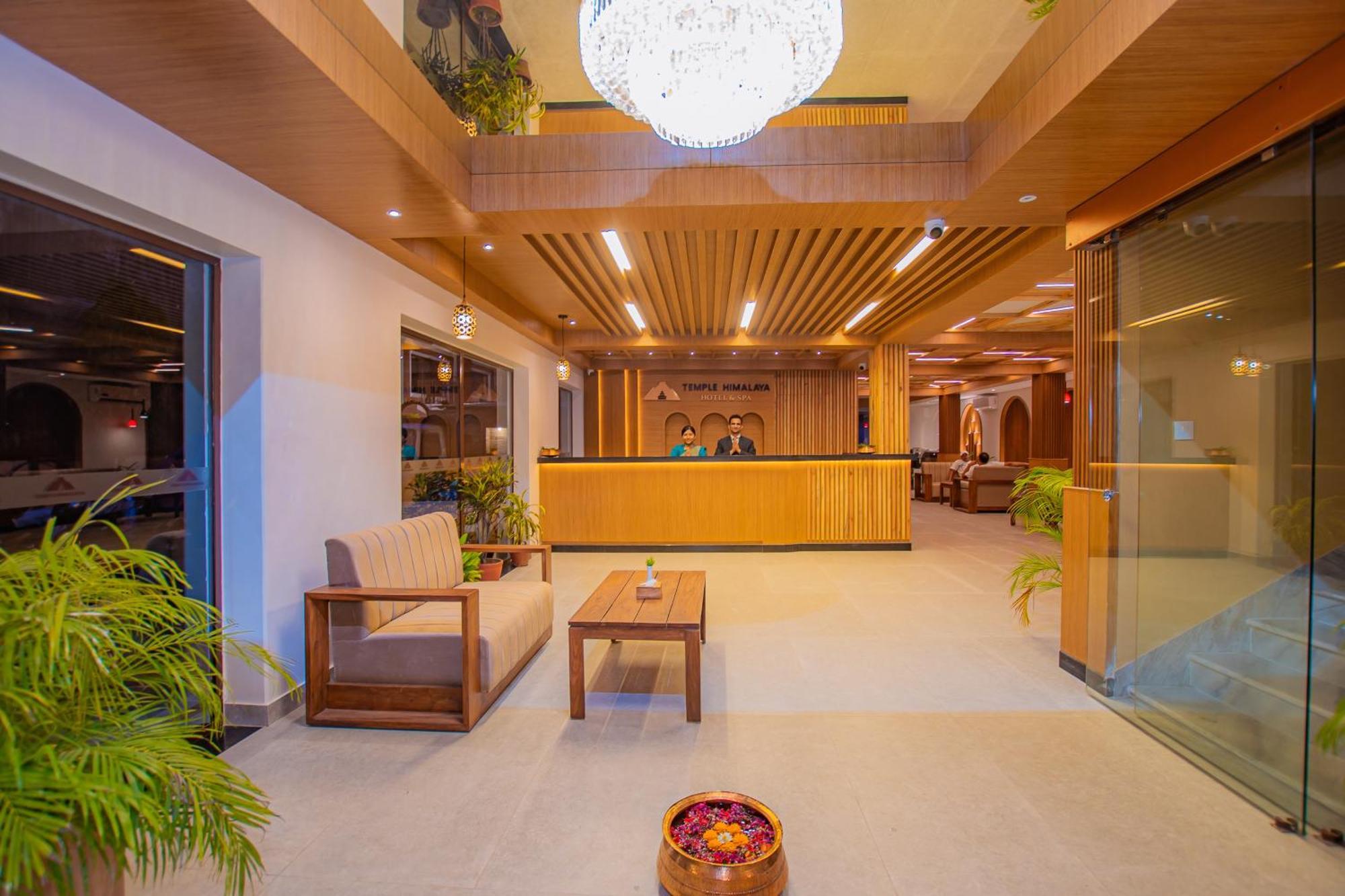 Temple Himalaya Hotel & Spa โพคารา ภายนอก รูปภาพ