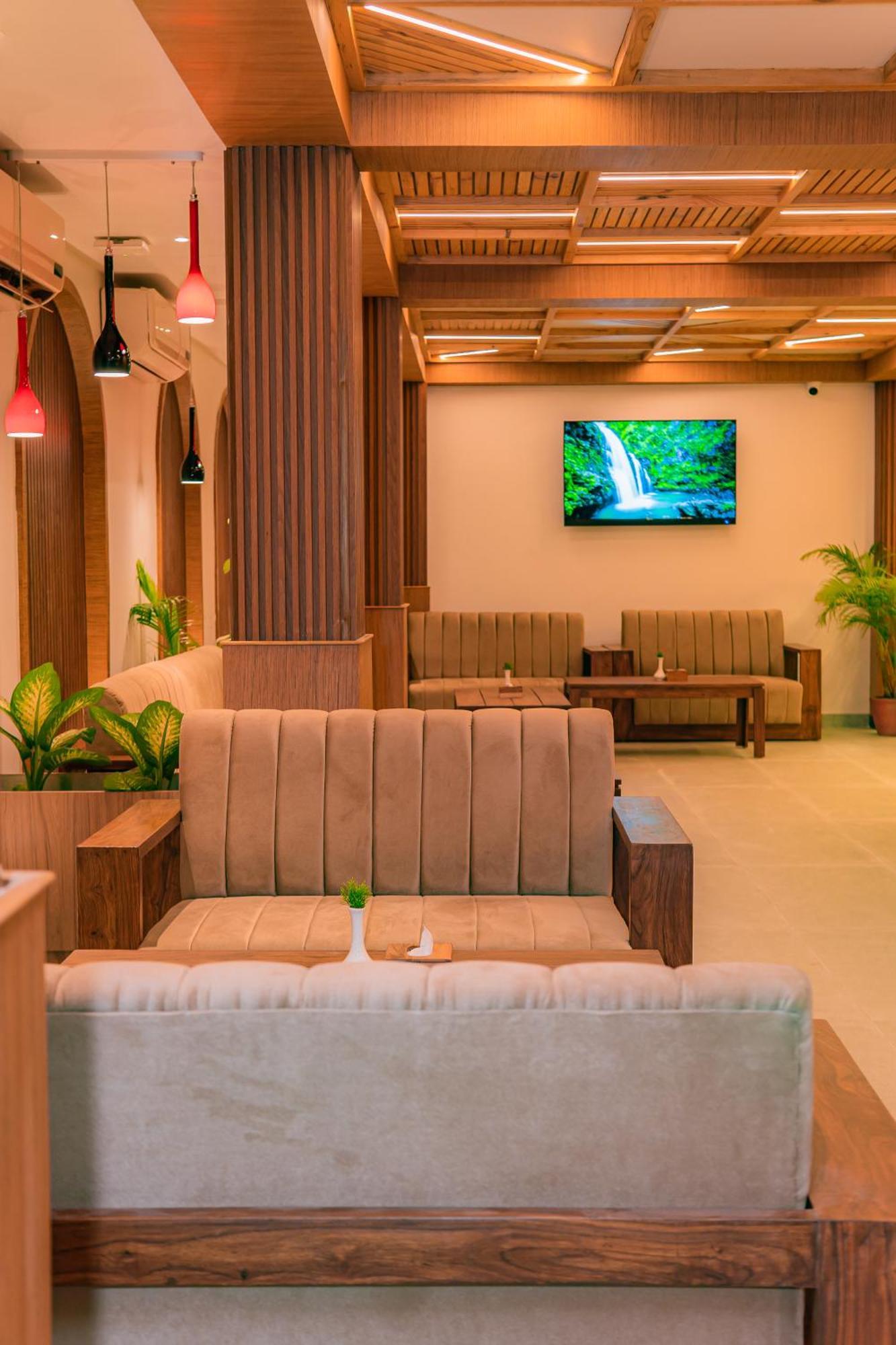 Temple Himalaya Hotel & Spa โพคารา ภายนอก รูปภาพ