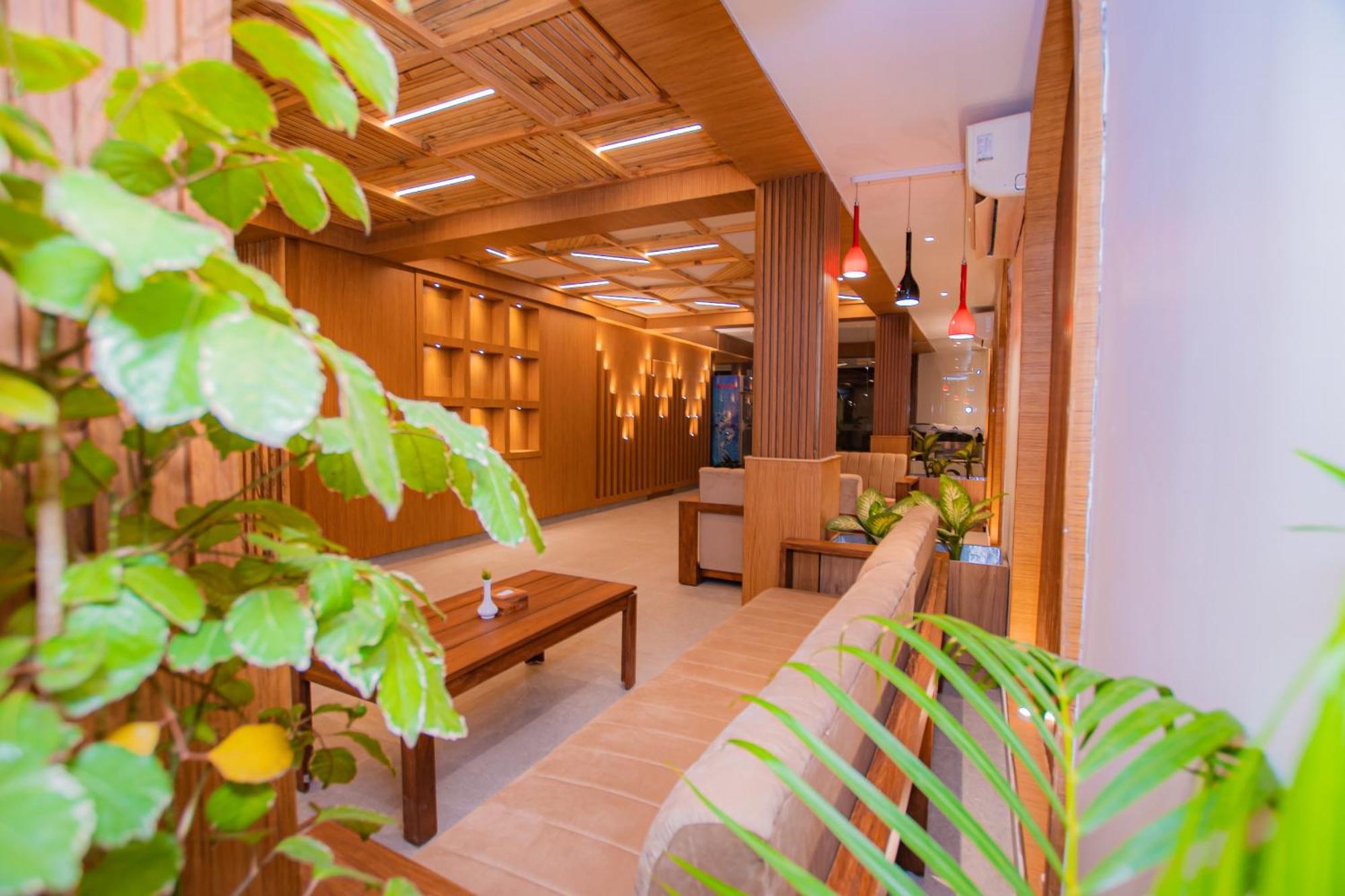 Temple Himalaya Hotel & Spa โพคารา ภายนอก รูปภาพ