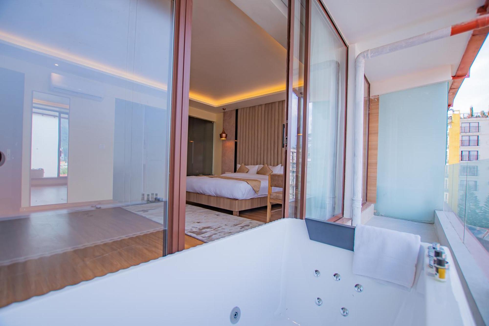 Temple Himalaya Hotel & Spa โพคารา ภายนอก รูปภาพ